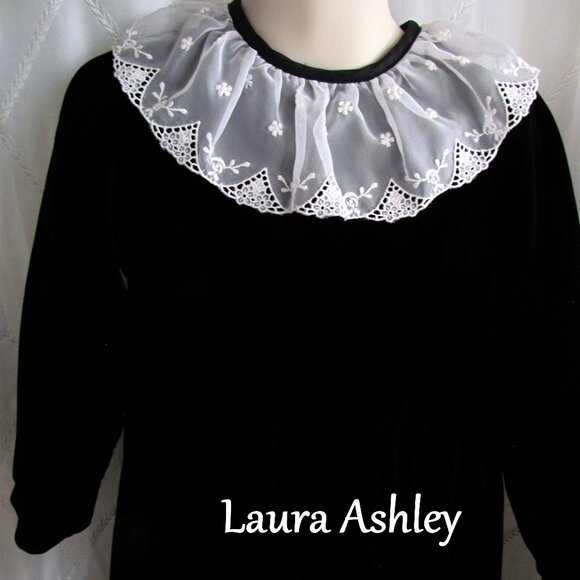 GIRL'S LAURA ASHLEY BLACK VELVET DRESS, 3-4 YEARS w LACE COLLAR; MOTHER & CHILD - Picture 1 of 8